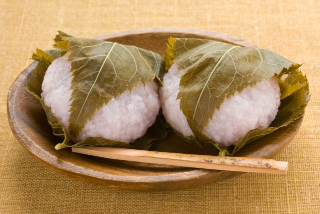 道産小豆のつぶあんと餅と桜ジェラート – GELATERIA GELABO